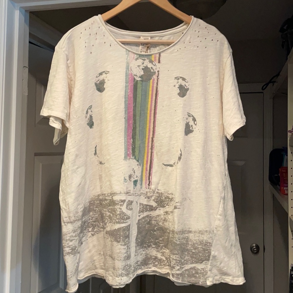 New with tags Magnolia Pearl Rainbow Surfer Tee OS